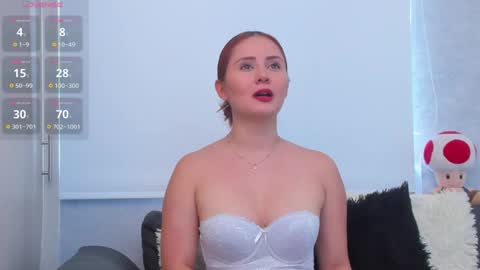 ariadnaa_brown1 online show from December 3, 2024, 2:16 pm