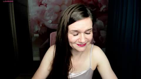 AriaGray online show from November 22, 2025, 3:05 am