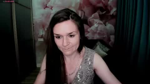 Snapshot of ariagrays chatting on July 2, 2026, 9:43 pm AriaGray online show from July 2, 2026, 9:43 pm