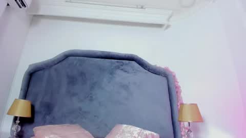 Aria Green online show from September 11, 2025, 1:00 pm