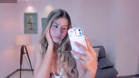 arialanne online show from September 29, 2025, 11:59 am