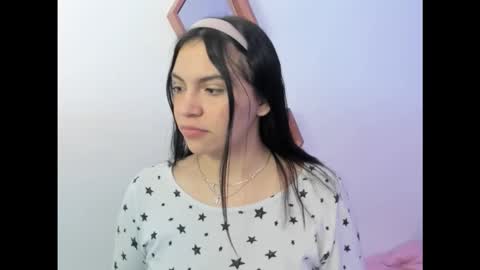 ariana__clauss online show from December 5, 2025, 7:10 pm