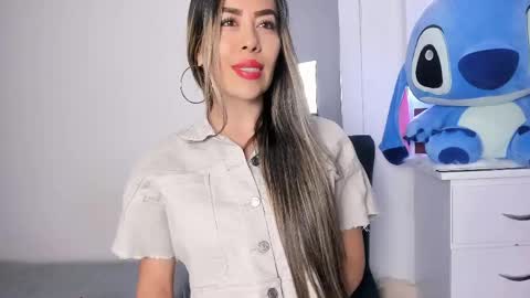 Snapshot of ariana_belucci chatting on May 17, 2026, 5:05 am Ariana online show from May 17, 2026, 5:05 am