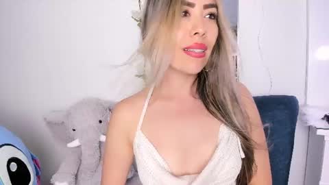 Snapshot of ariana_belucci chatting on July 5, 2026, 4:30 am Ariana online show from July 5, 2026, 4:30 am