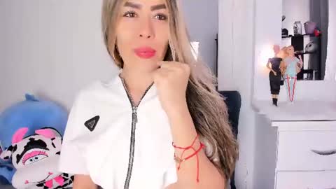 Snapshot of ariana_belucci chatting on July 23, 2026, 6:28 pm Ariana online show from July 23, 2026, 6:28 pm