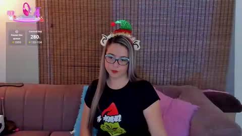 Ariana Cruz online show from December 2, 2025, 12:43 pm