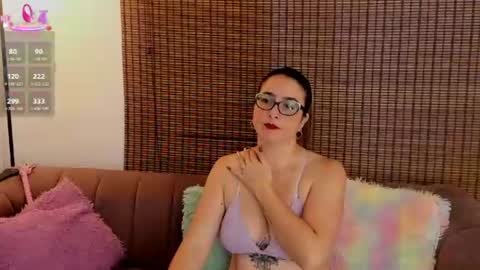 Snapshot of ariana_cross_ chatting on June 21, 2026, 12:30 pm Ariana Cruz online show from June 21, 2026, 12:30 pm