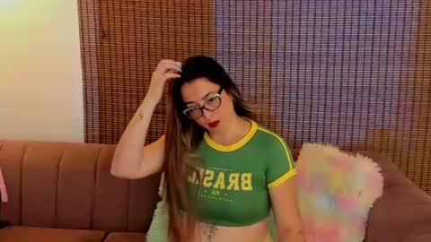 Snapshot of ariana_cross_ chatting on July 6, 2026, 1:41 pm Ariana Cruz online show from July 6, 2026, 1:41 pm