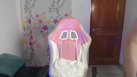 ariana_esteban07 online show from February 19, 2026, 6:09 am