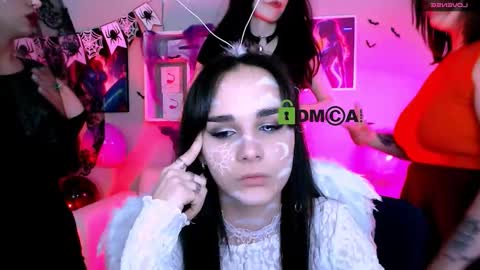 ariana_ross7 online show from October 31, 2025, 8:32 pm