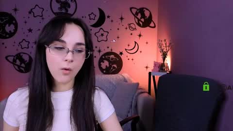 ariana_ross7 online show from April 18, 2026, 7:18 pm