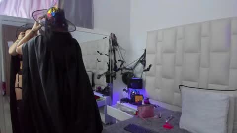  ariana  online show from October 30, 2025, 4:30 pm