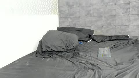 ARIANA SALAZAR online show from April 9, 2026, 4:01 am