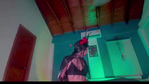 ariana_whitee online show from October 31, 2025, 4:57 am