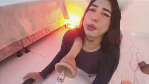 ariana_whore online show from November 25, 2025, 10:43 pm