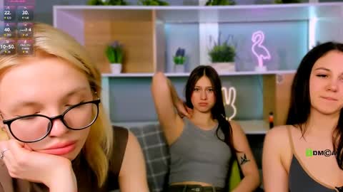 arianaa_cat online show from March 2, 2026, 3:41 am