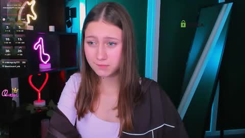 arianaa_cat online show from April 26, 2026, 7:11 pm