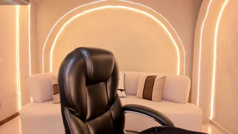 Ariana Bell online show from March 19, 2026, 2:59 am