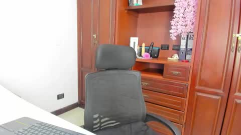 Andrea online show from September 27, 2025, 8:19 am