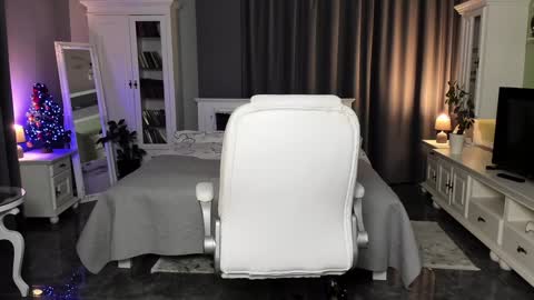 Snapshot of arianasage_ chatting on December 8, 2024, 5:01 pm Ana online show from December 8, 2024, 5:01 pm