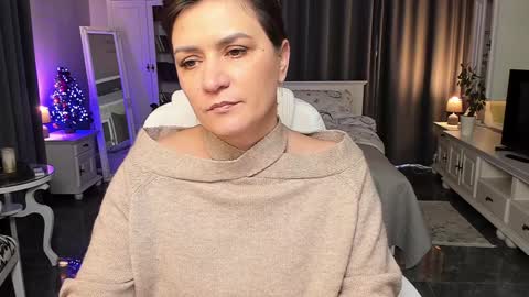 Snapshot of arianasage_ chatting on December 14, 2024, 9:29 am Ana online show from December 14, 2024, 9:29 am