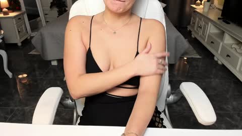 Snapshot of arianasage_ chatting on December 28, 2024, 2:53 pm Ana online show from December 28, 2024, 2:53 pm