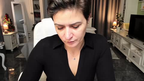 Snapshot of arianasage_ chatting on January 4, 2025, 10:49 am Ana online show from January 4, 2025, 10:49 am