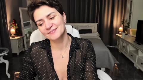 Snapshot of arianasage_ chatting on January 8, 2025, 12:58 pm Ana online show from January 8, 2025, 12:58 pm