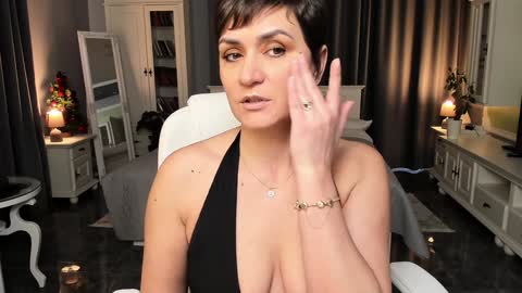 Snapshot of arianasage_ chatting on January 9, 2025, 10:52 am Ana online show from January 9, 2025, 10:52 am