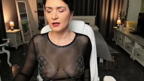 Snapshot of arianasage_ chatting on January 27, 2025, 2:46 pm Ana online show from January 27, 2025, 2:46 pm