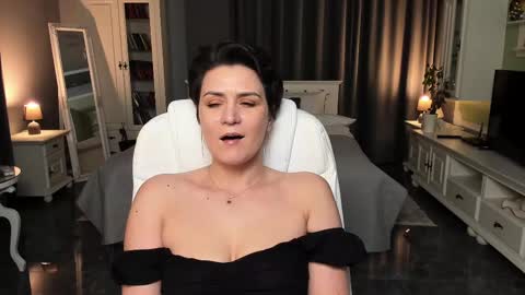 Snapshot of arianasage_ chatting on February 12, 2025, 3:49 pm Ana online show from February 12, 2025, 3:49 pm