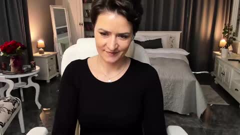 Snapshot of arianasage_ chatting on February 18, 2025, 11:44 am Ana online show from February 18, 2025, 11:44 am