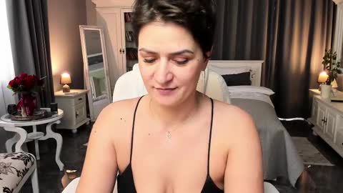 Snapshot of arianasage_ chatting on February 20, 2025, 12:25 pm Ana online show from February 20, 2025, 12:25 pm