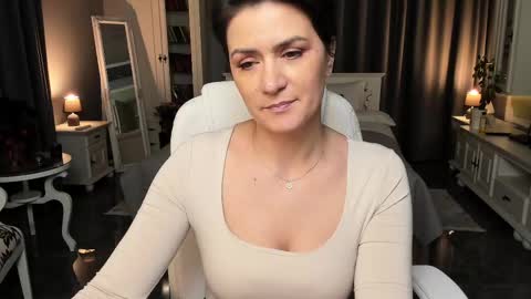 Snapshot of arianasage_ chatting on February 22, 2025, 4:19 pm Ana online show from February 22, 2025, 4:19 pm