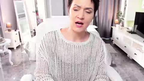 Snapshot of arianasage_ chatting on March 10, 2025, 10:15 am Ana online show from March 10, 2025, 10:15 am