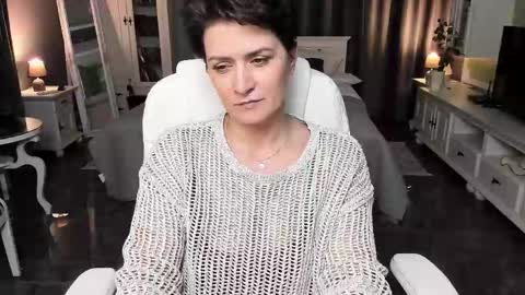 Snapshot of arianasage_ chatting on March 10, 2025, 4:25 pm Ana online show from March 10, 2025, 4:25 pm