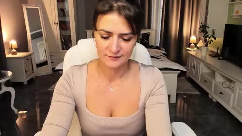 Snapshot of arianasage_ chatting on October 3, 2025, 1:41 pm Ana online show from October 3, 2025, 1:41 pm