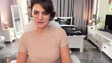 Snapshot of arianasage_ chatting on October 20, 2025, 9:54 am Ana online show from October 20, 2025, 9:54 am