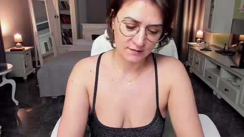 Snapshot of arianasage_ chatting on February 26, 2026, 2:49 pm Ana online show from February 26, 2026, 2:49 pm