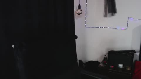 help me 100 hands up my OF is Free  online show from November 19, 2025, 9:48 pm