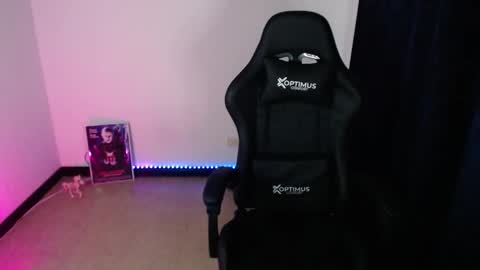 help me 100 hands up my OF is Free  online show from February 6, 2026, 10:13 pm