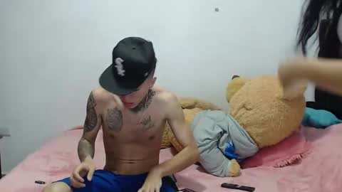 arianna and max online show from October 3, 2025, 7:27 am