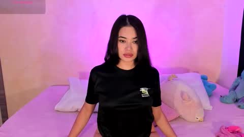 ariannacolins online show from November 2, 2025, 9:06 pm