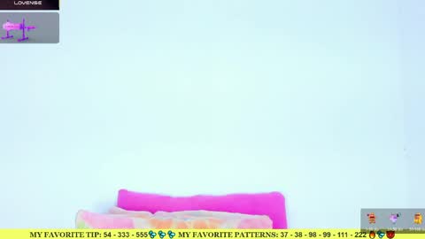 Arianna online show from April 22, 2026, 7:59 pm