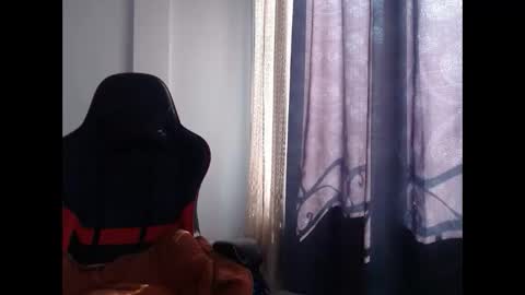 ariannaloovel online show from January 21, 2025, 9:36 pm