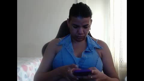 ariannaloovel online show from March 6, 2025, 8:16 pm