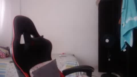 ariannaloovel online show from April 14, 2026, 6:03 pm