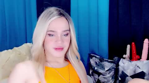 Snapshot of arianne_xoxo777 chatting on February 15, 2026, 7:51 am ARIANNE CUMS online show from February 15, 2026, 7:51 am