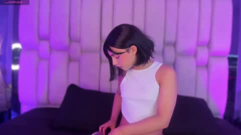 Snapshot of aribloom7 chatting on May 22, 2026, 7:52 pm Welcome to Ari room online show from May 22, 2026, 7:52 pm