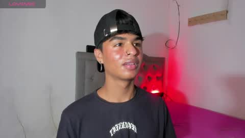 ariel_adan online show from April 27, 2026, 11:25 pm